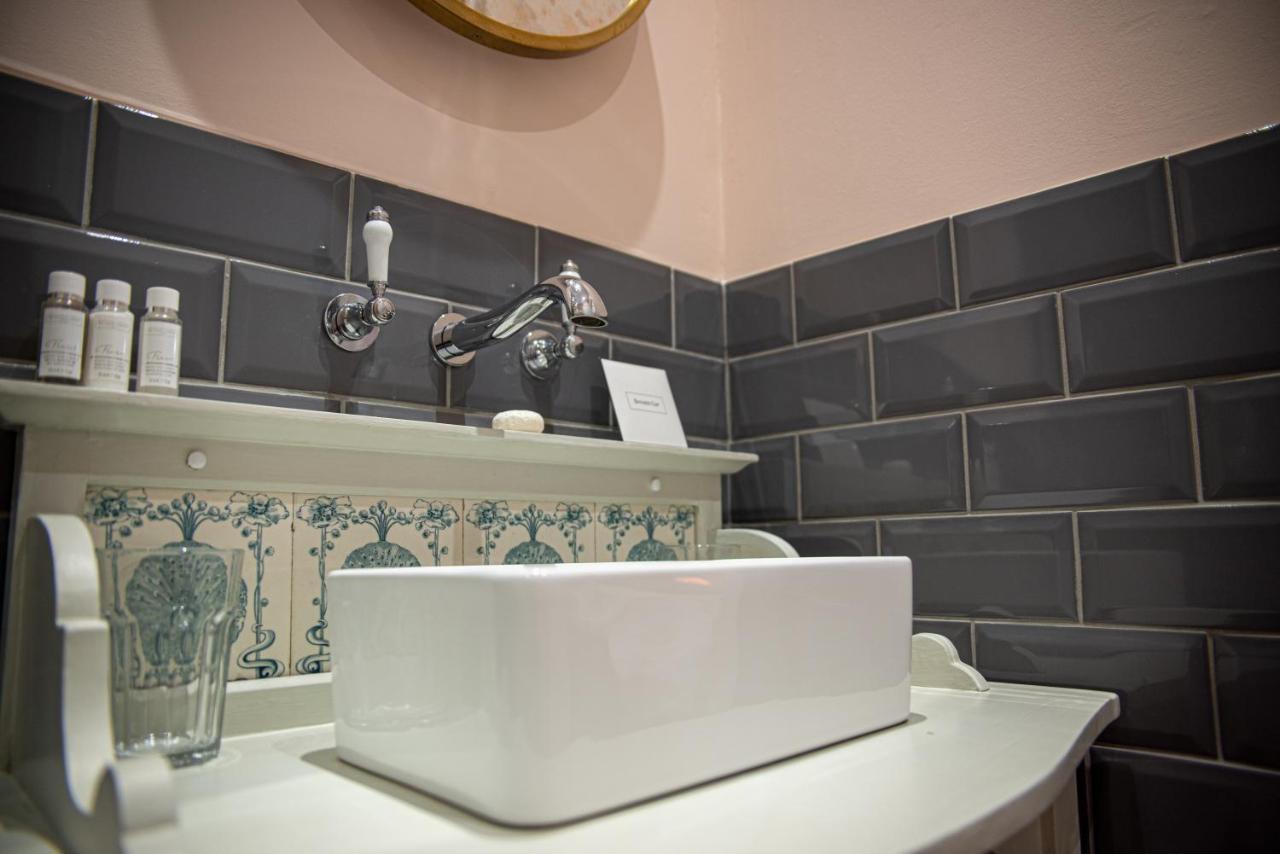Hotel The Oak House Axbridge Esterno foto Bathroom