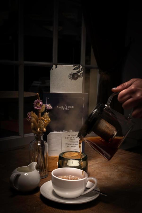 Hotel The Oak House Axbridge Esterno foto Coffee being poured at the Oakhouse Hotel