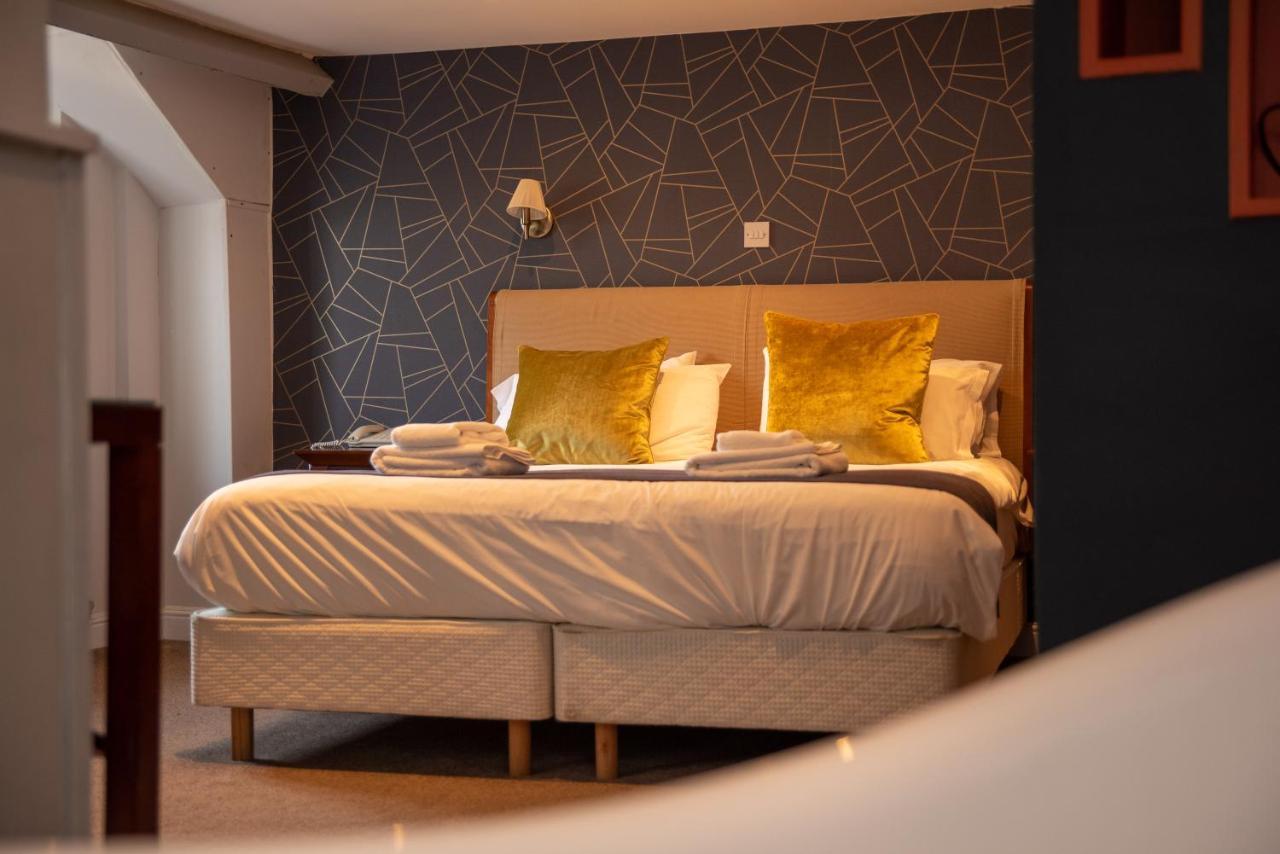 Hotel The Oak House Axbridge Esterno foto A bedroom at the hotel