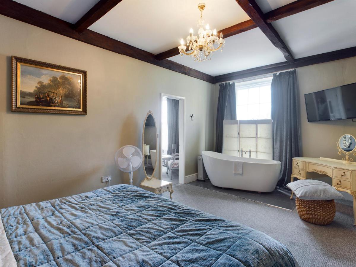 Hotel The Oak House Axbridge Esterno foto The master bedroom